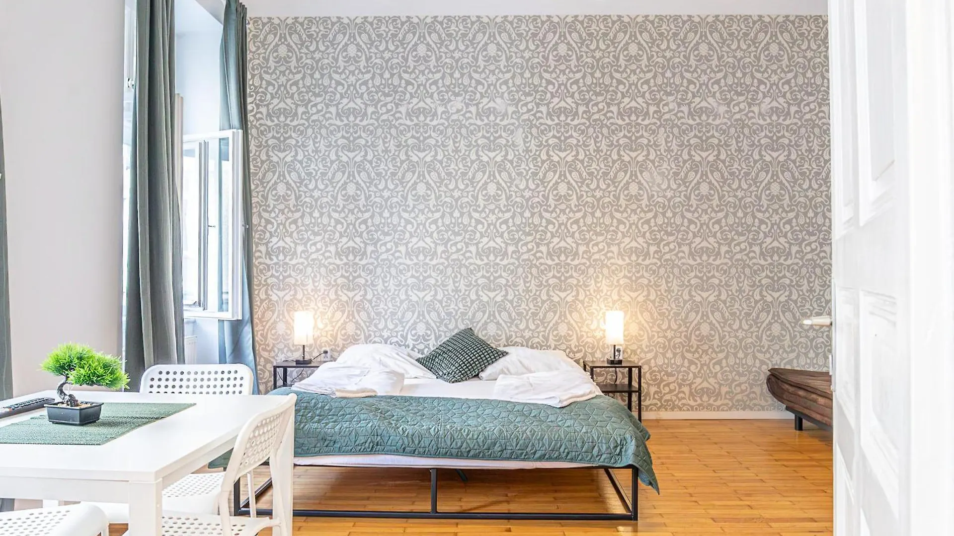 Daire Friendly 2Br Apt Near Rennweg & Belvedere Palace Viyana
